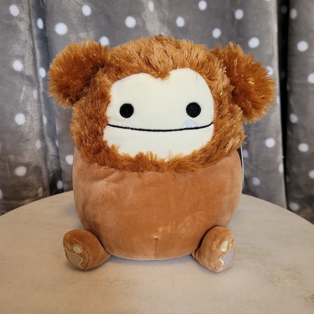 BNWT 7.5 Benny Bigfoot Squishmallow